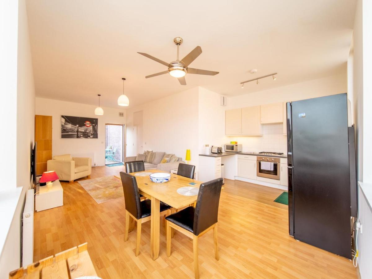 Apartment Pass The Keys - Spacious Flat, Royal Docks,