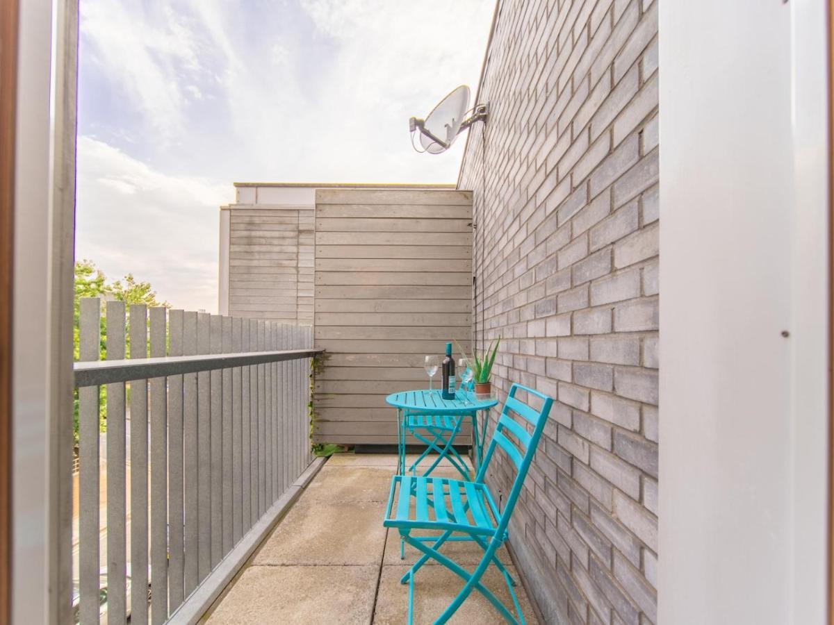 Apartment Pass The Keys - Spacious Flat, Royal Docks, London